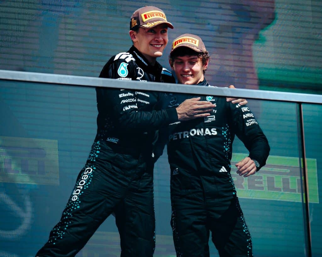 Kimi Antonelli con George Russell sul podio del GP del Canada 2025