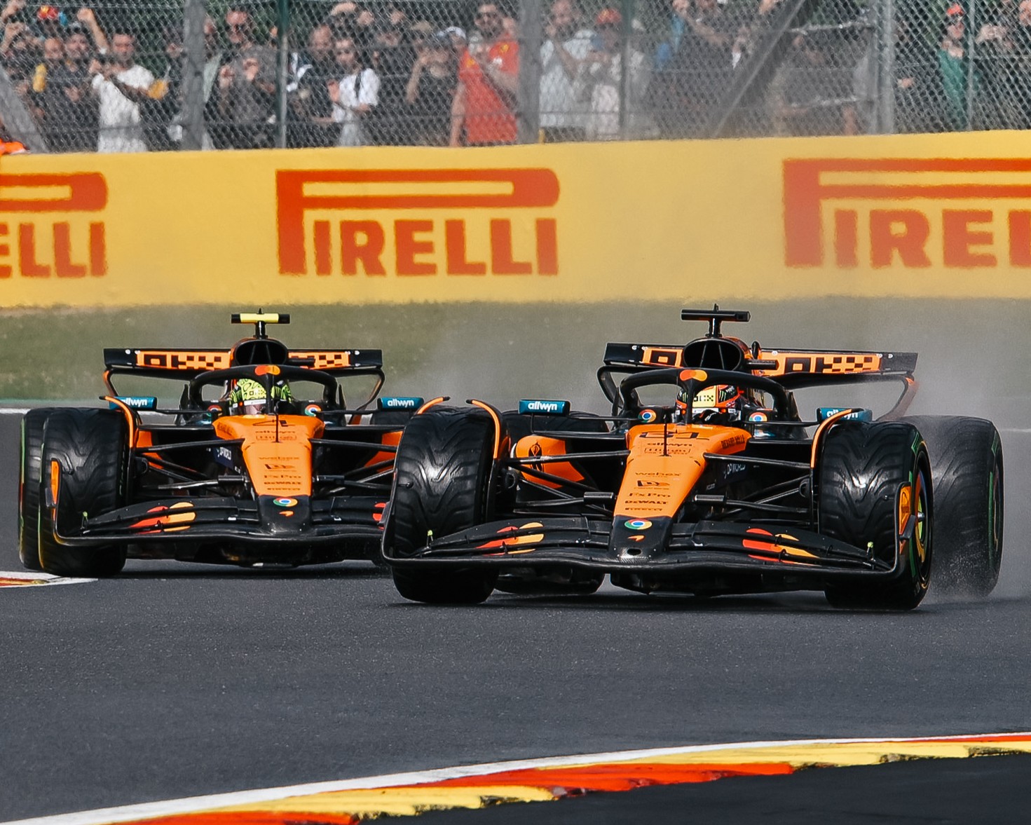 le due McLaren in azione a Spa 2025