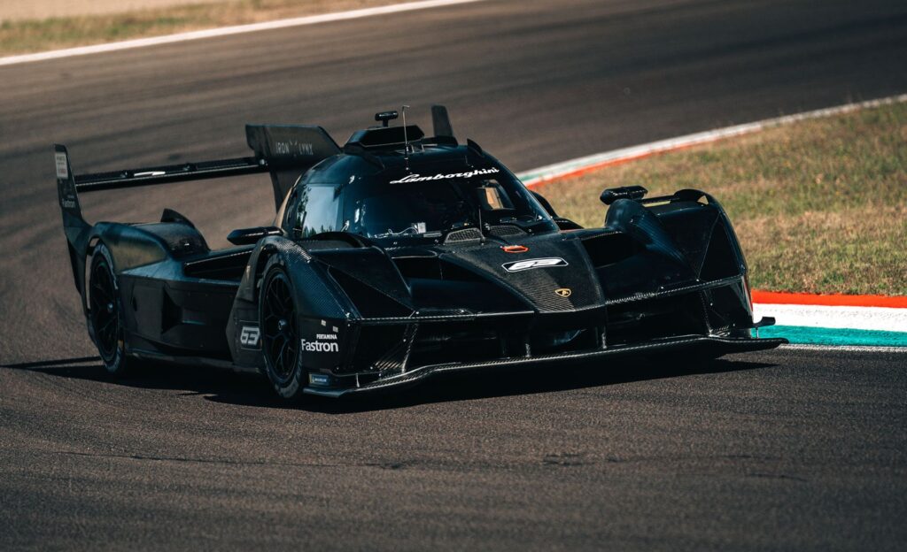 La SC63 nera carbonio nei test di Imola nel 2023