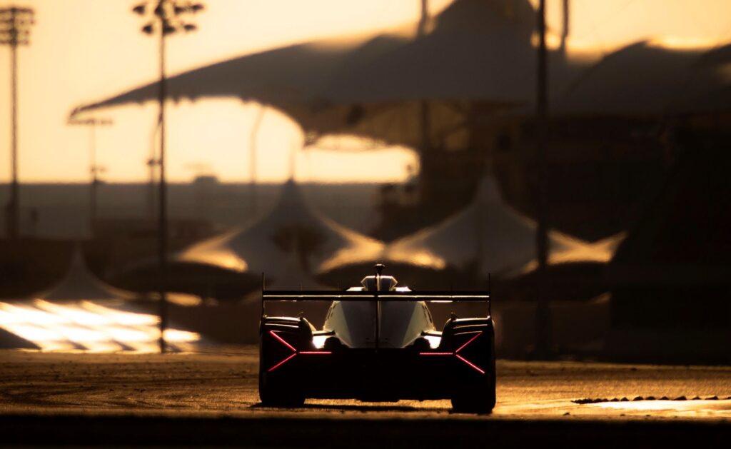 La Lamborghini SC63 sotto le luci del tramonto