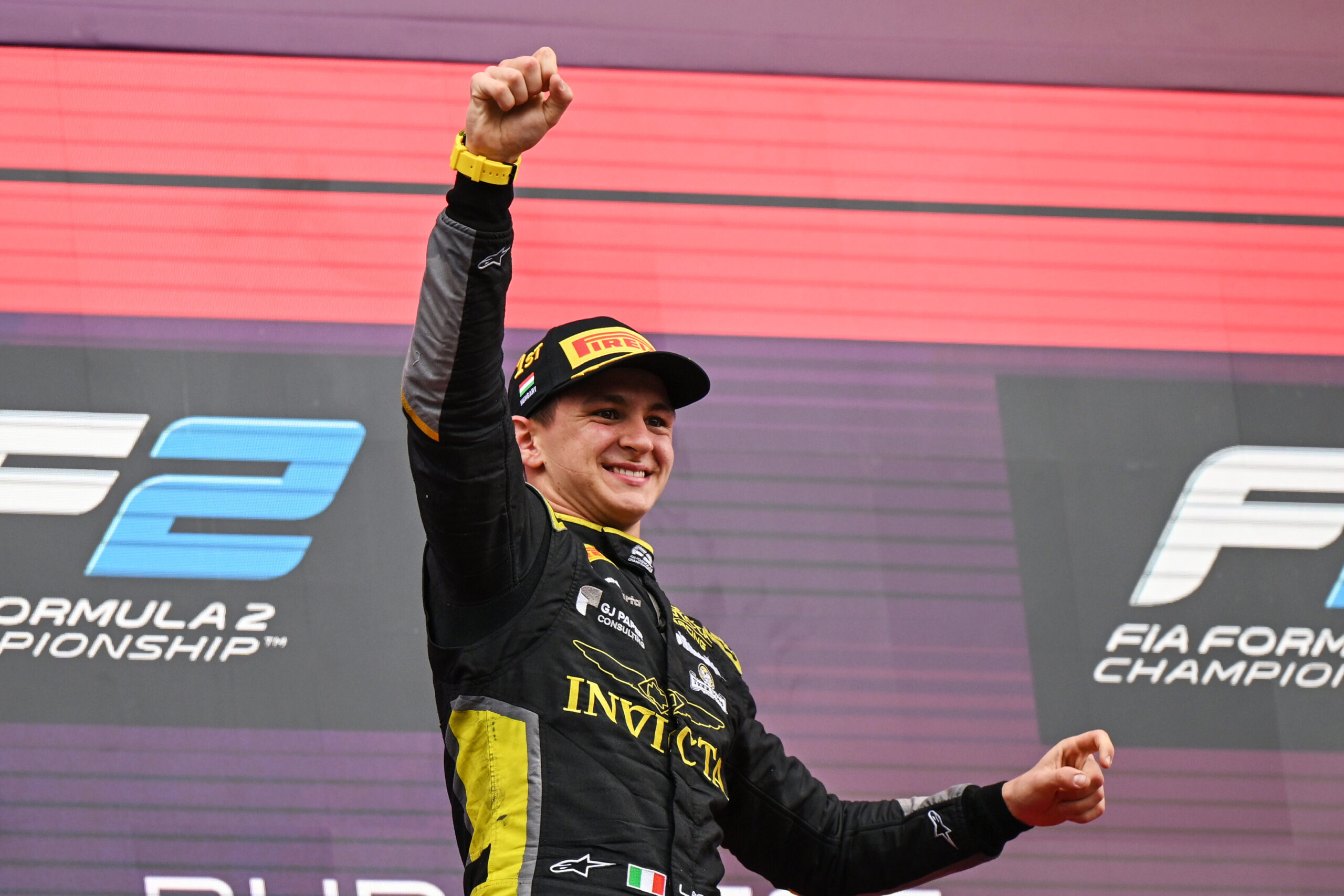 Leonardo Fornaroli, vincitore della Feature Race di F2 in Ungheria (© F2)