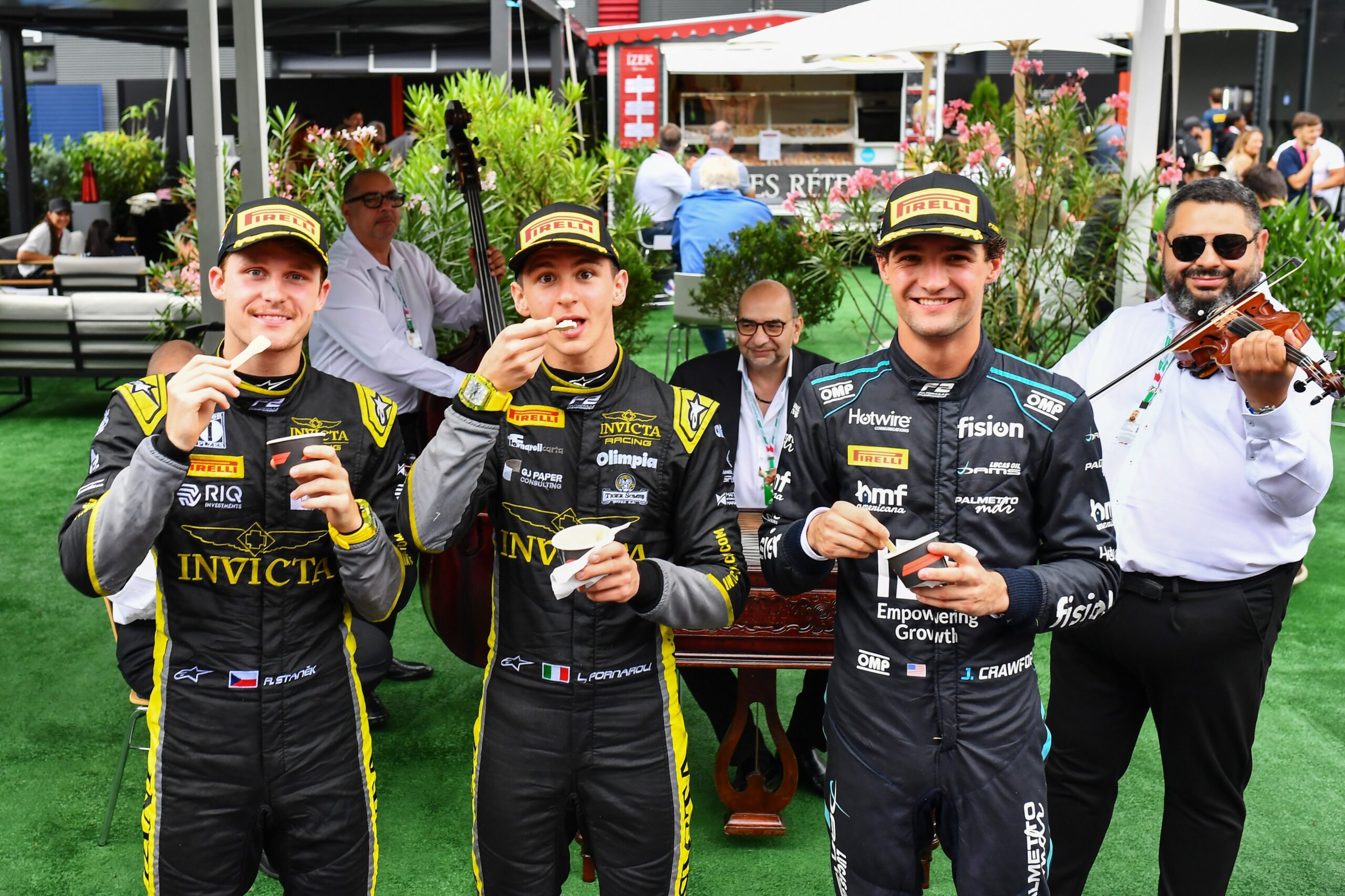 Il podio della Feature Race in Ungheria (© F2)