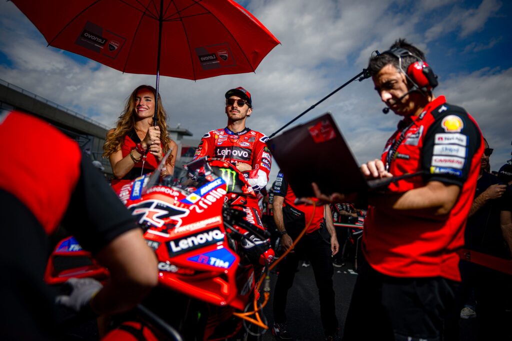 Bagnaia prima del GP di Ungheria 2025 (© Ducati)