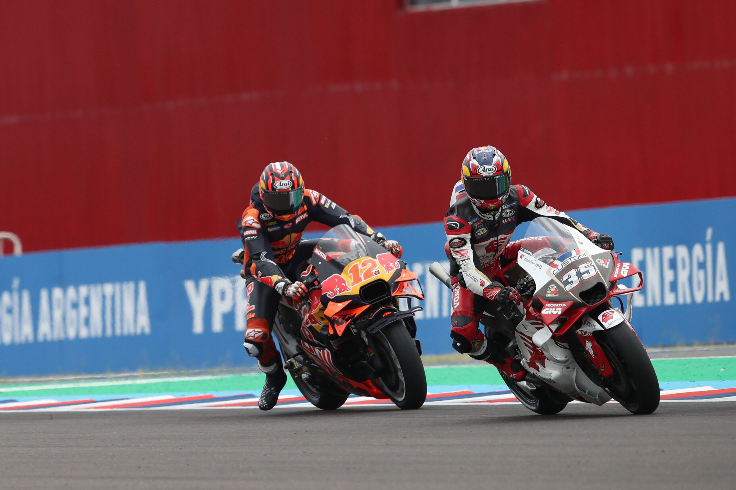 Somkiat Chantra e Maverick Vinales (© Red Bull Content Pool)