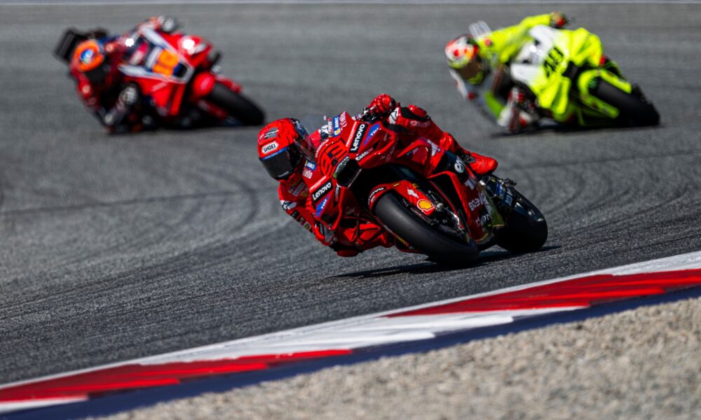Marc Marquez, Di Giannantonio e Marini in curva in Austria, primo GP con il controllo elettronico di stabilità (© Red Bull Content Pool)