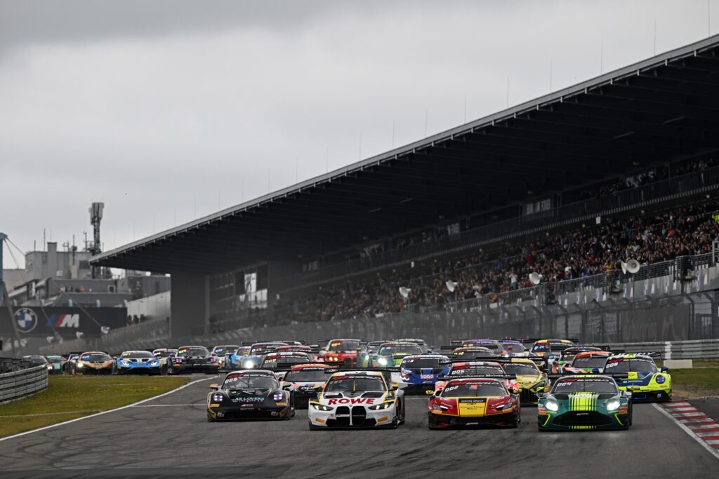 la partenza del Round del Nurburgring 2025 del GTWCE (© SRO/JEP)