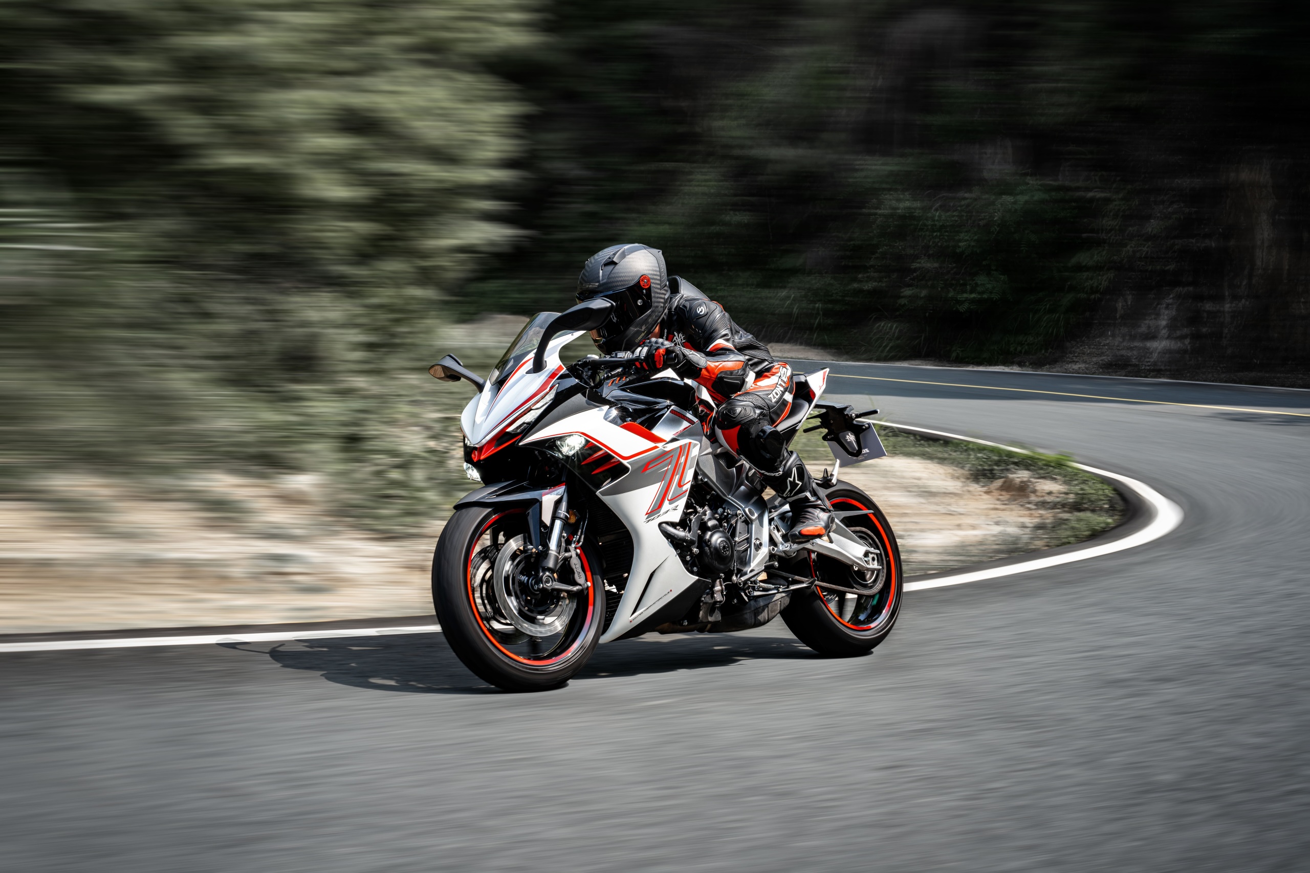 La Zontes 703 RR, la supersportiva della casa cinese