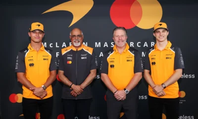 Lando Norris, Raja Rajamannar, Zak Brown e Oscar Piastri