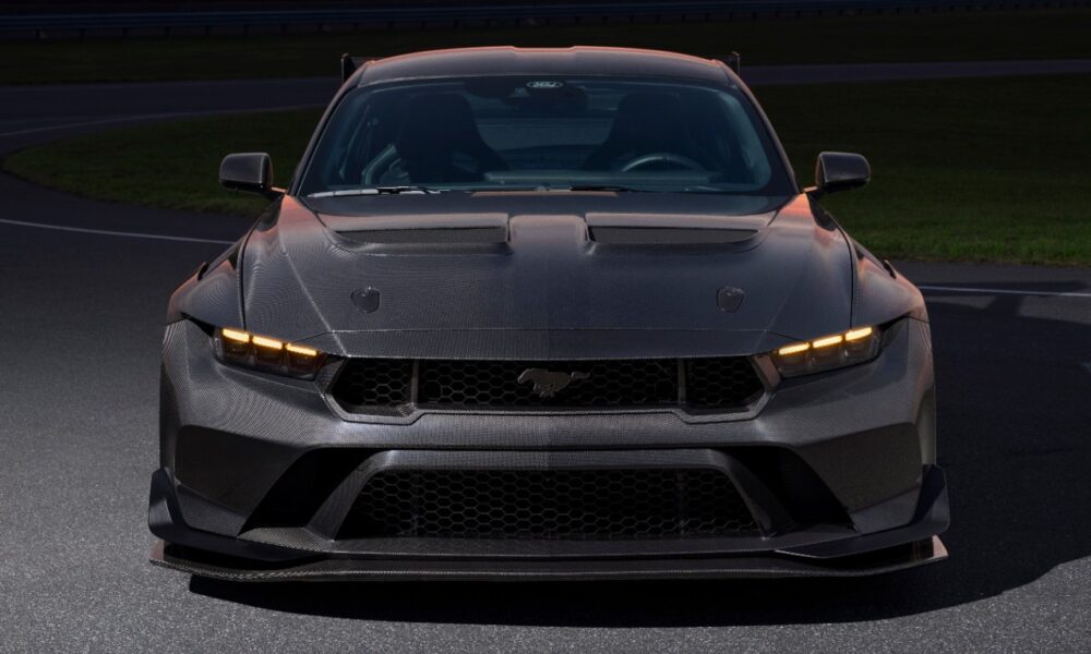 Ford Mustang GTD Liquid Carbon anteriore