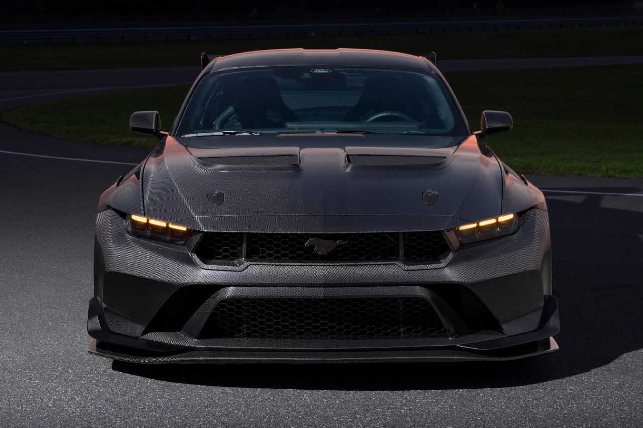 Ford Mustang GTD Liquid Carbon anteriore