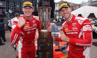 Weerts e van der Linde, vincitori del titolo GTWCE Sprint Cup 2025 a Valencia (© JEP/SRO)
