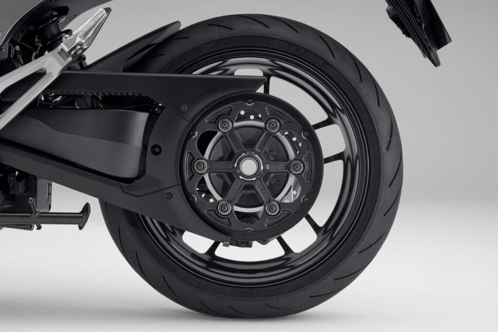 La ruota posteriore della prima Honda elettrica (© Honda)