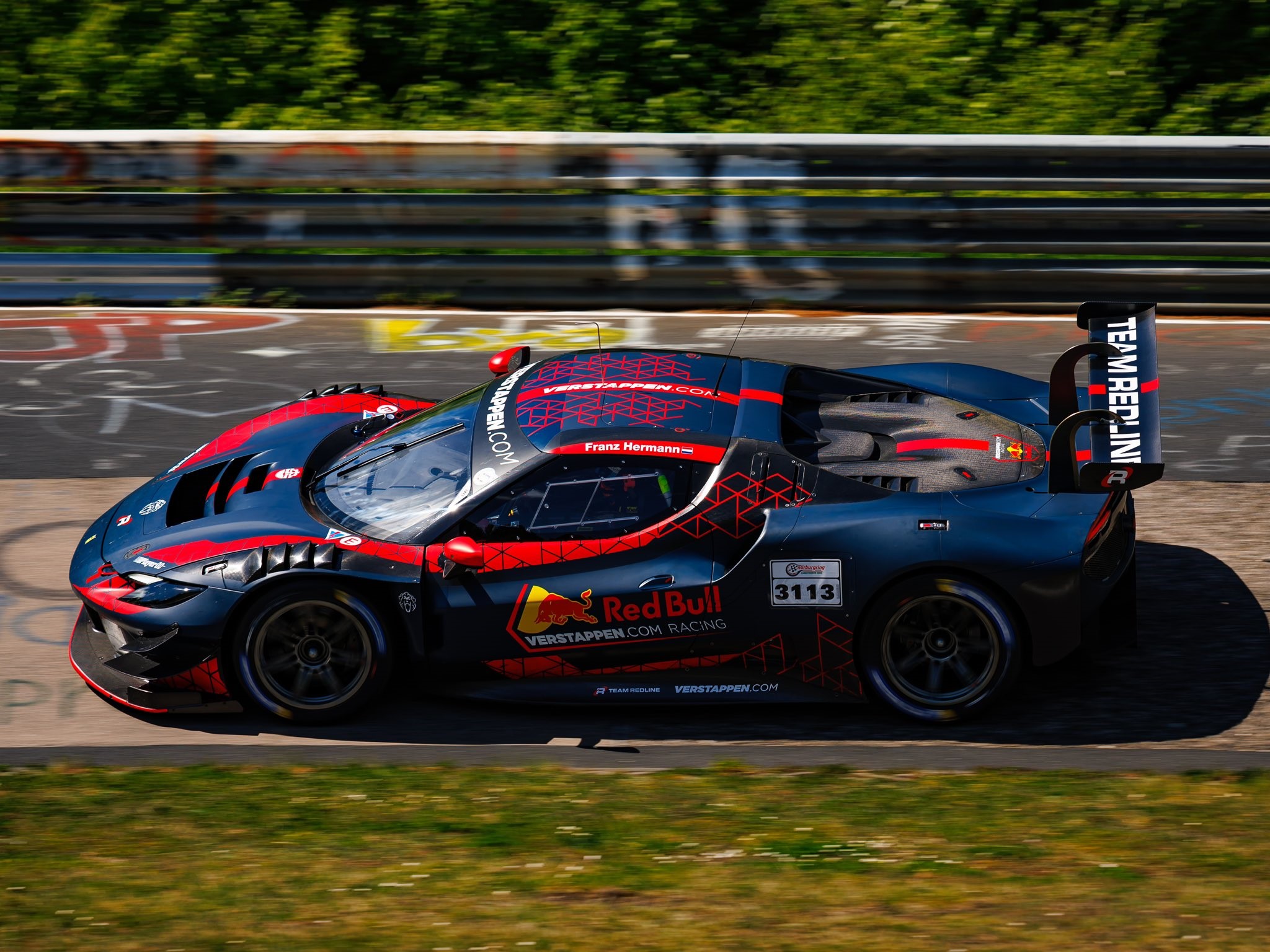 Max Verstappen in prova al Nurburgring su una Ferrari 296 GT3 (© Max Verstappen)