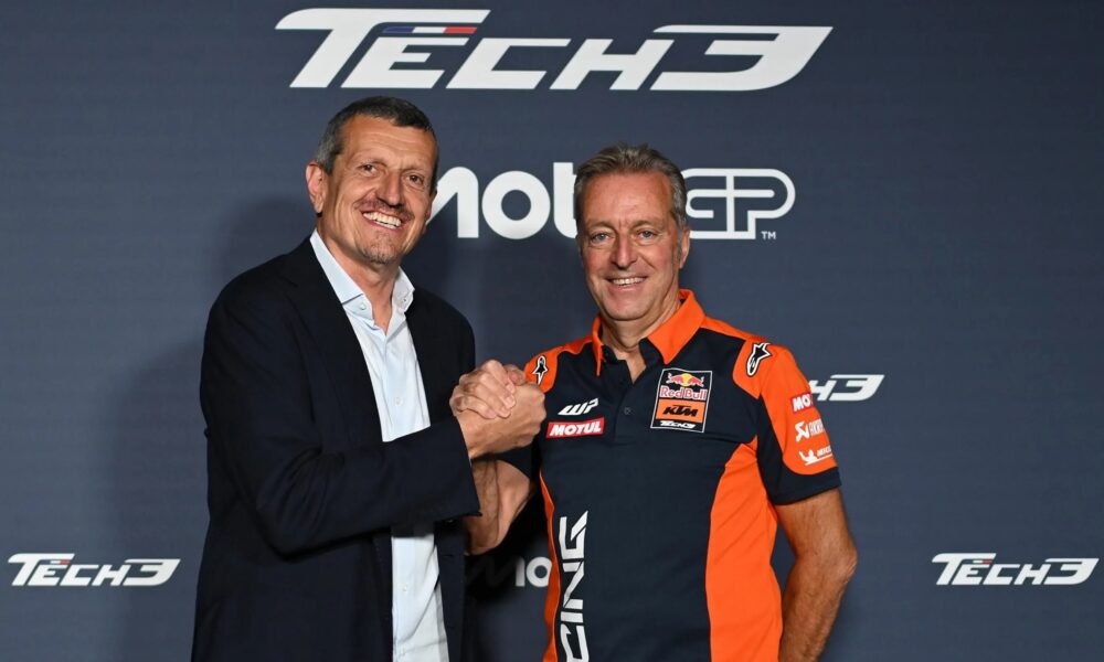 Guenther Steiner con Hervè Poncaral (© MotoGP)