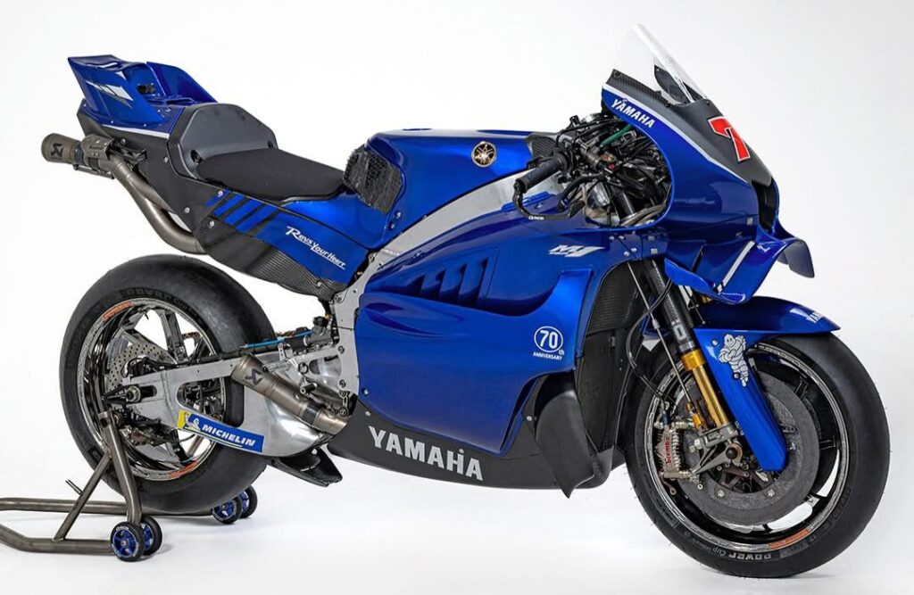 La moto con cui è sceso in pista Augusto Fernandez