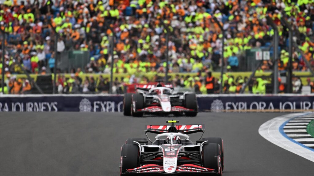 Le Haas in azione a Silverstone