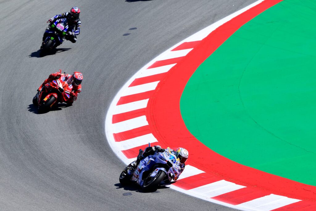 Alex Marquez davanti a Marc Marquez (© Red Bull Content Pool)