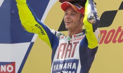 Valentino Rossi sul podio a Barcellona nel 2009