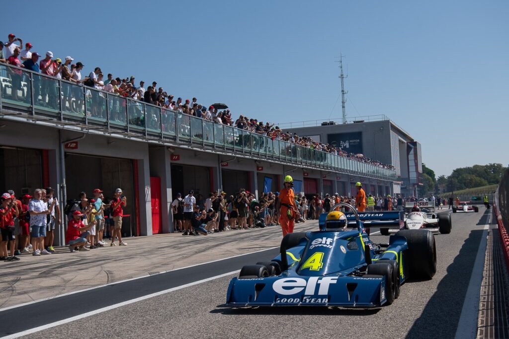 La Tyrrell "sei ruote" (© Autodromo Imola)