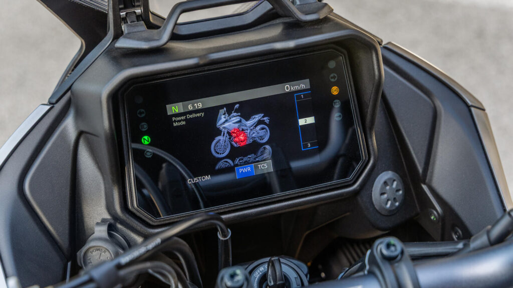 La strumentazione della Yamaha Tracer 7 2026