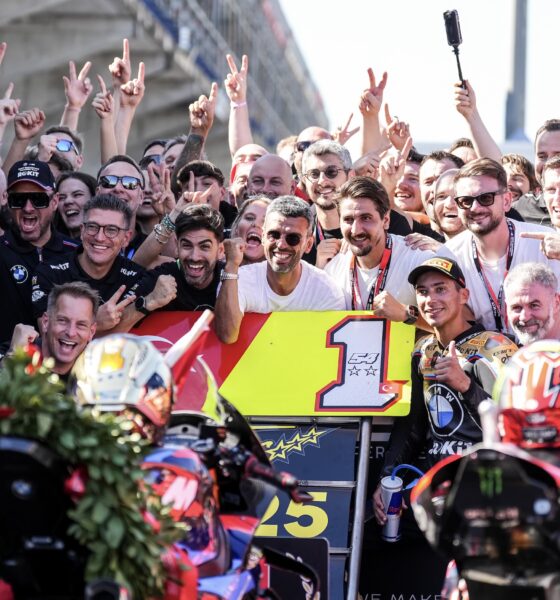 Toprak Razgatlioglu festeggia il titolo di campione SBK 2025 (© World SBK)