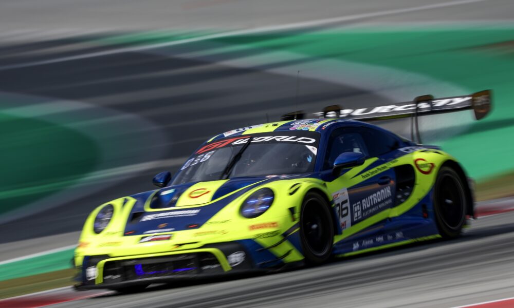La Porsche Rutronik #96 durante la 3 Ore di Barcellona 2025 del GTWCE
