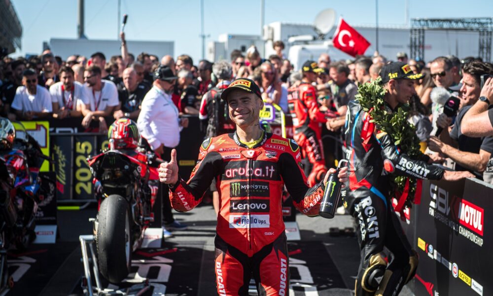 Alvaro Bautista ha portato la petizione a Dorna