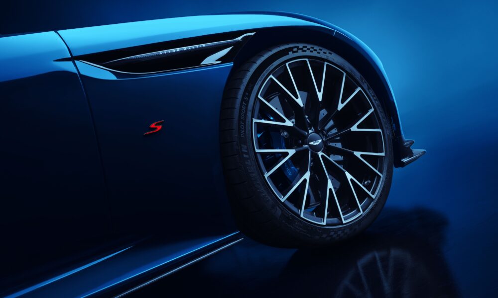 Aston Martin DB12 S cerchi