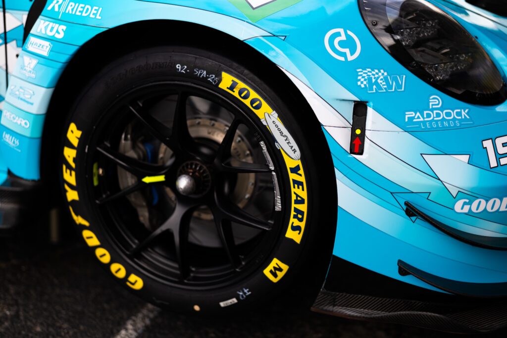 Uno pneumatico Goodyear sulla Porsche LMGT3: sono stati aumentati gli pneumatici utilizzabili dalla categoria secondo il regolamento WEC 2026