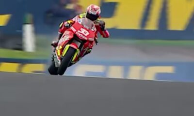 L'arrivo show di Melandri a Phillip Island nel 2006