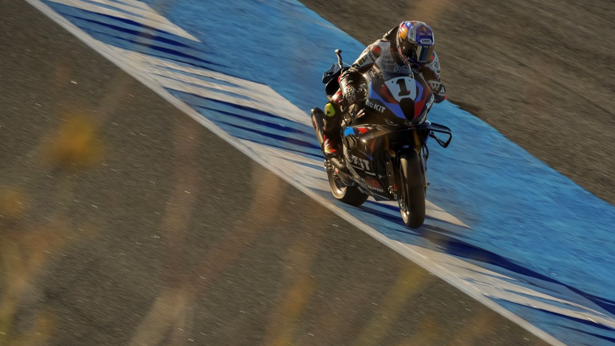 Toprak Razgatlioglu davanti a tutti nella Superpole dell'Estoril