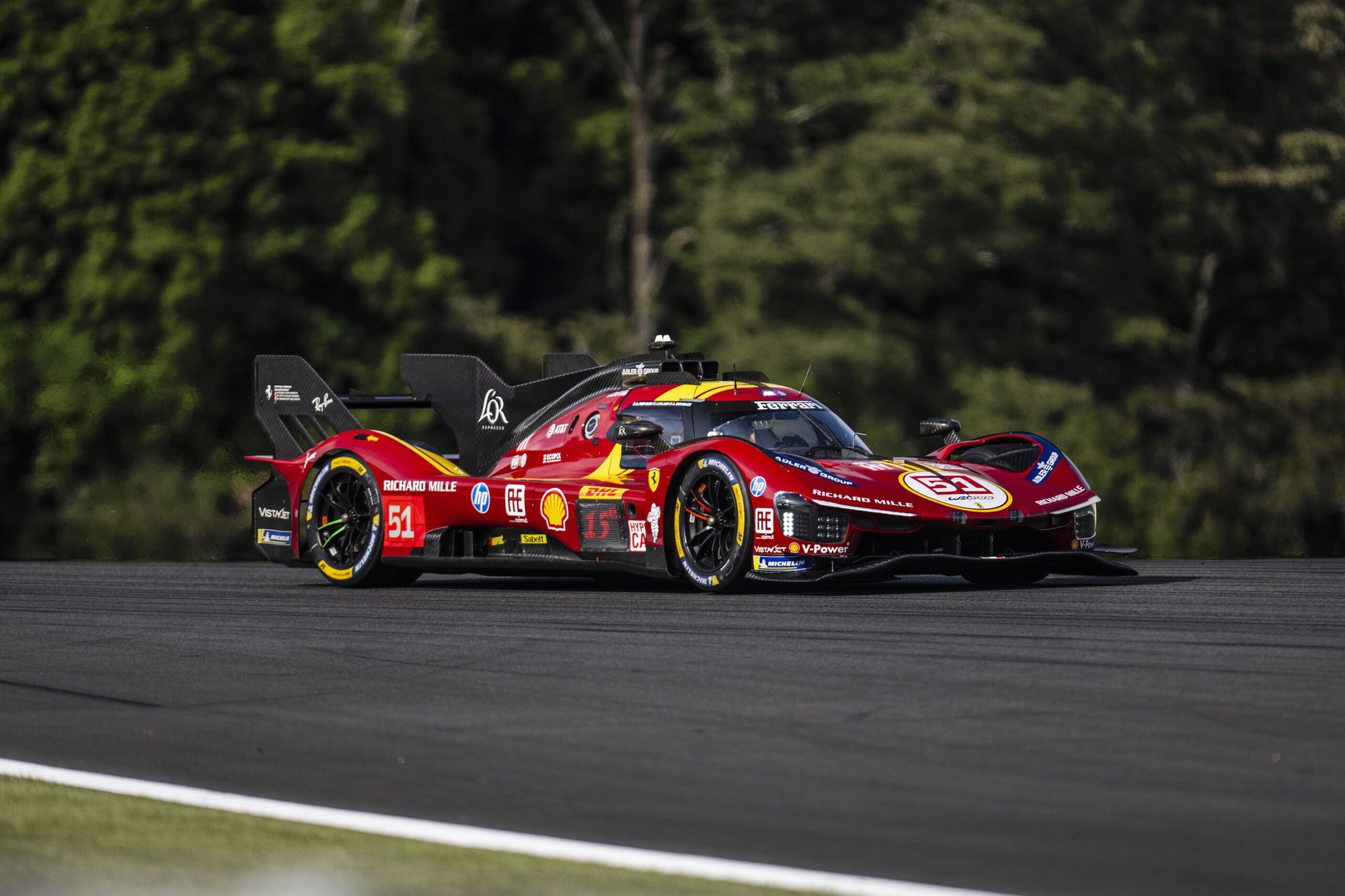 La Ferrari #51 di Pier Guidi e Calado al Fuji. I due hanno parlato in conferenza stampa alle Finali Mondiali 2025 (© DPPI / FIA WEC)