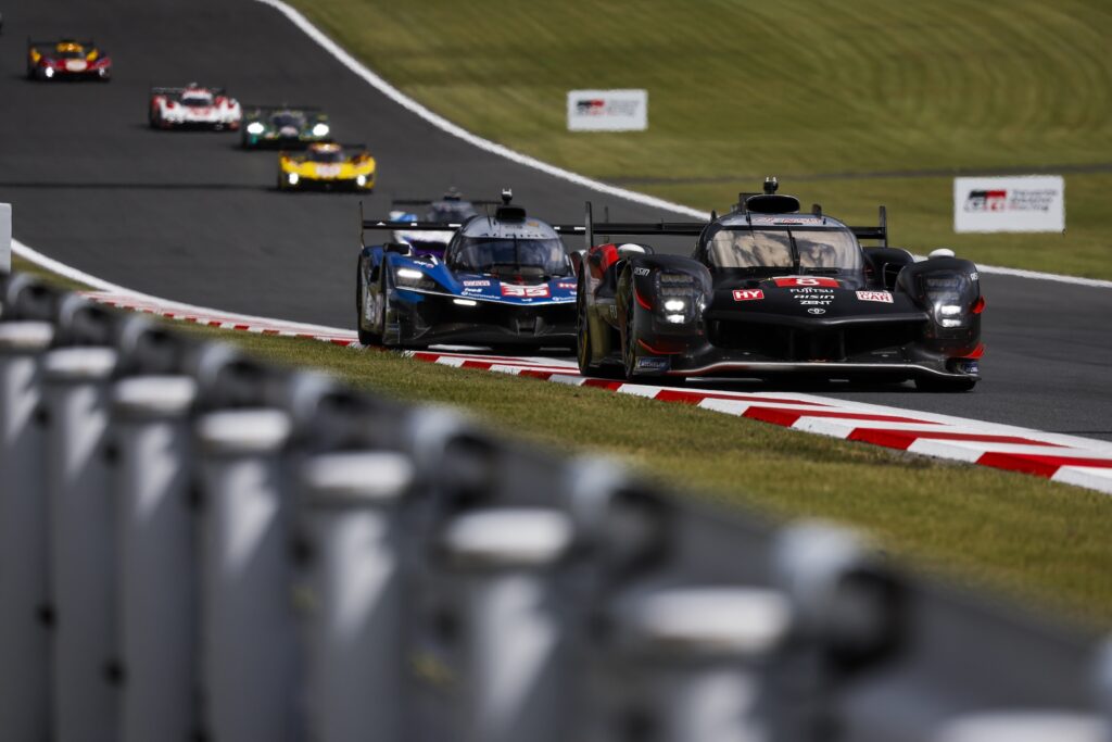 Le Hypercar Toyota e Alpine in gara al Fuji