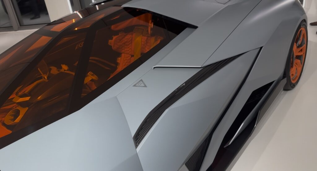 L'abitacolo della Lamborghini Egoista
