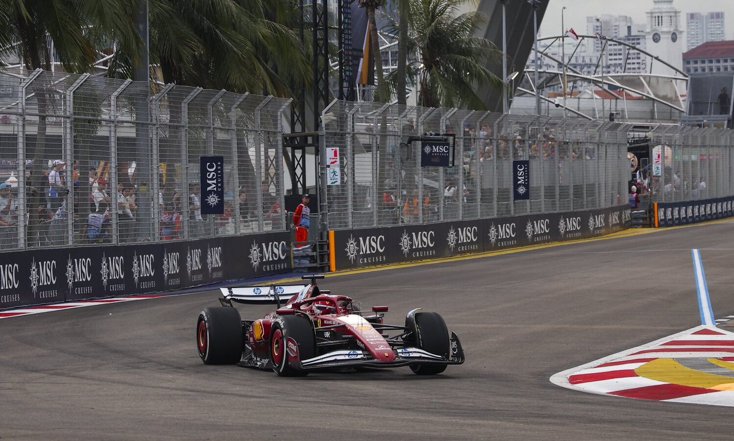 leclerc libere gp singapore