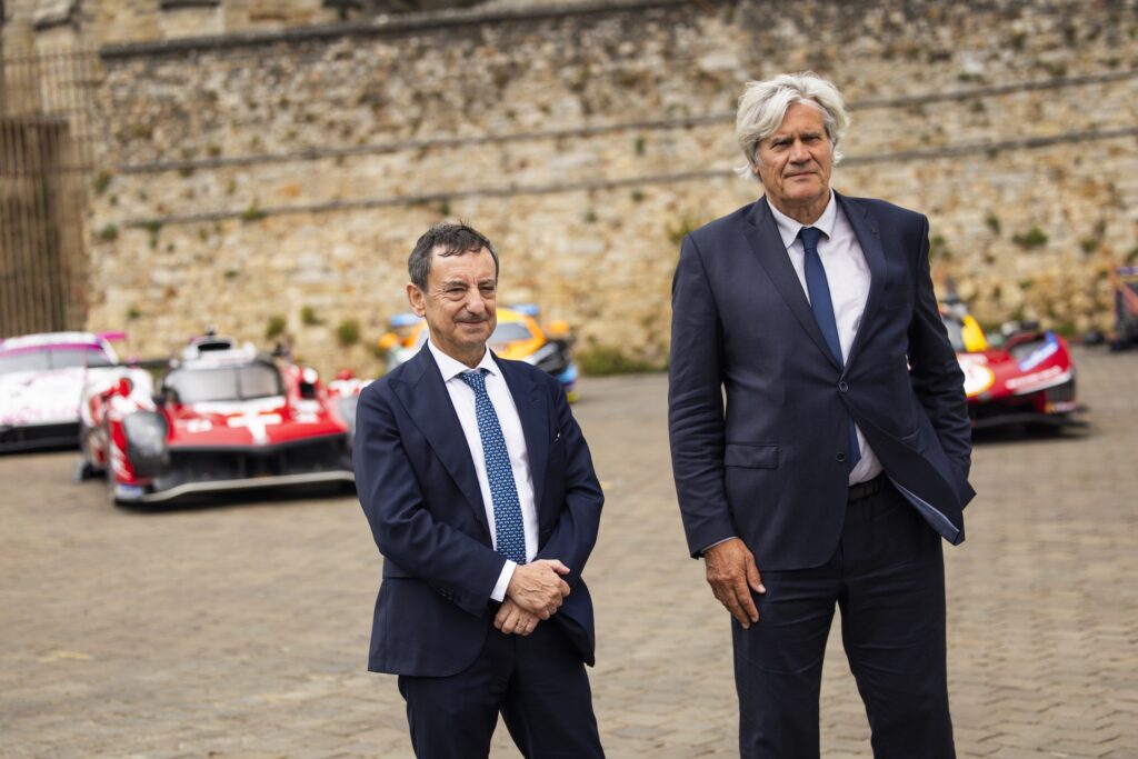 Pierre Fillon durante la parata nella città di Le Mans nel 2025