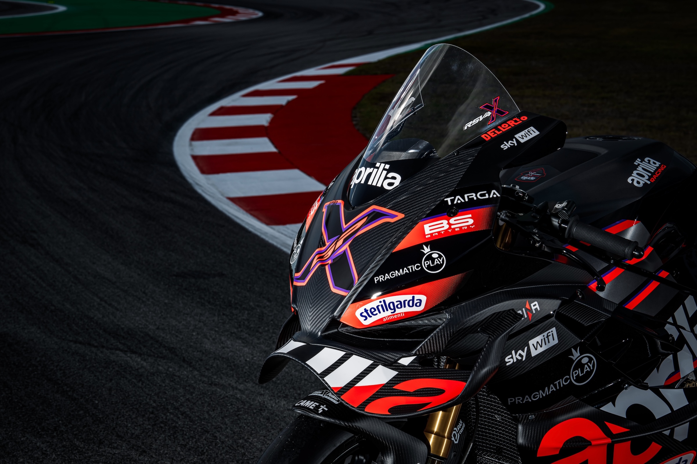 Il cupolino della RSV4 X GP
