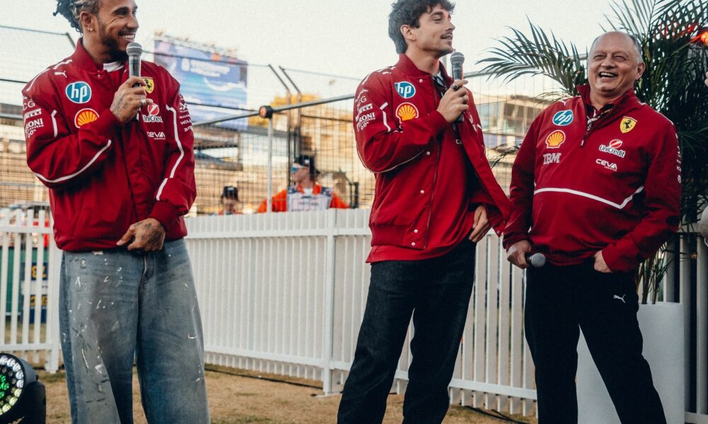 Frederic Vasseur insieme a Hamilton e Leclerc a Melbourne (© Scuderia Ferrari)