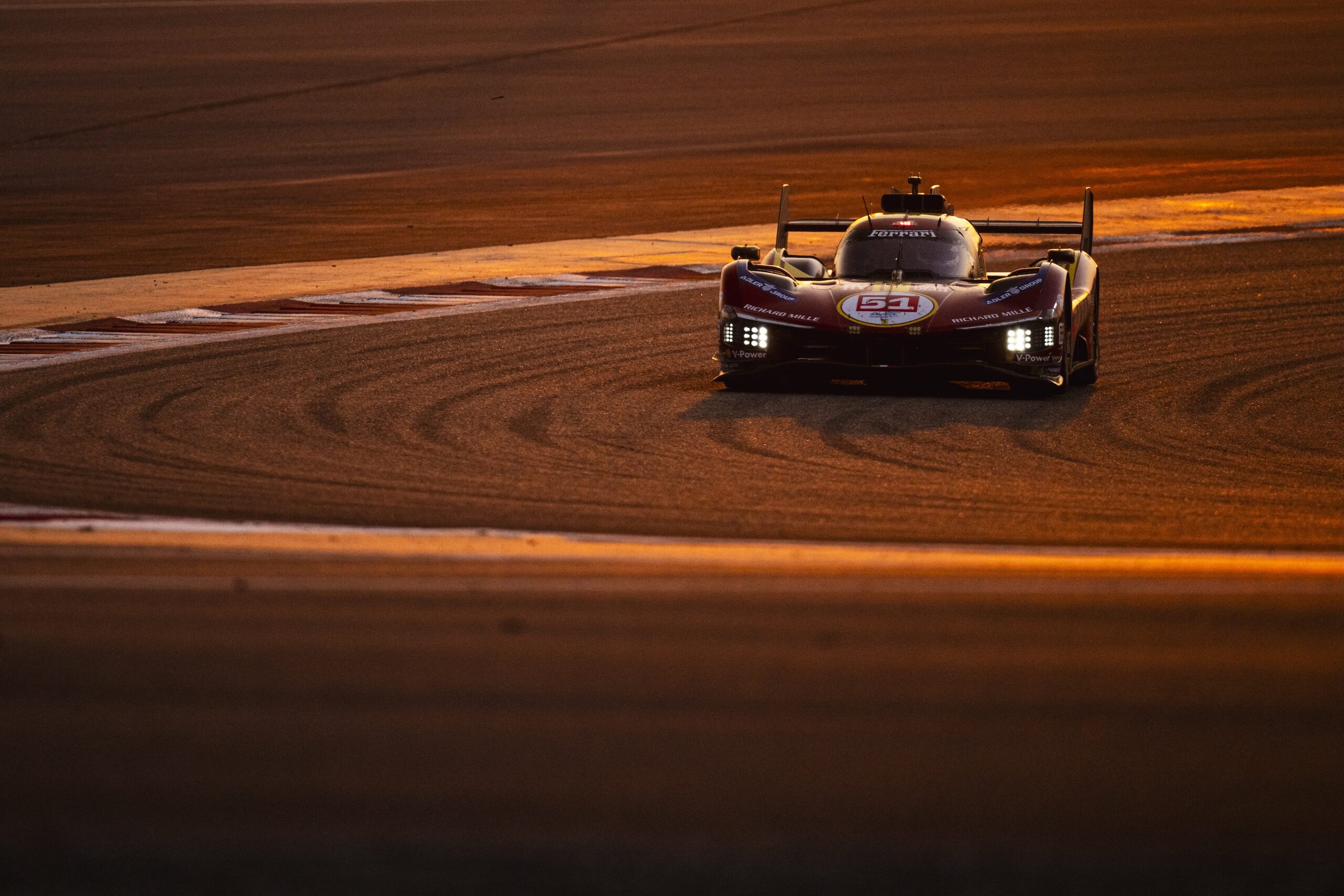 La #51 Ferrari durante la 8 Ore del Bahrain (© DPPI / WEC)
