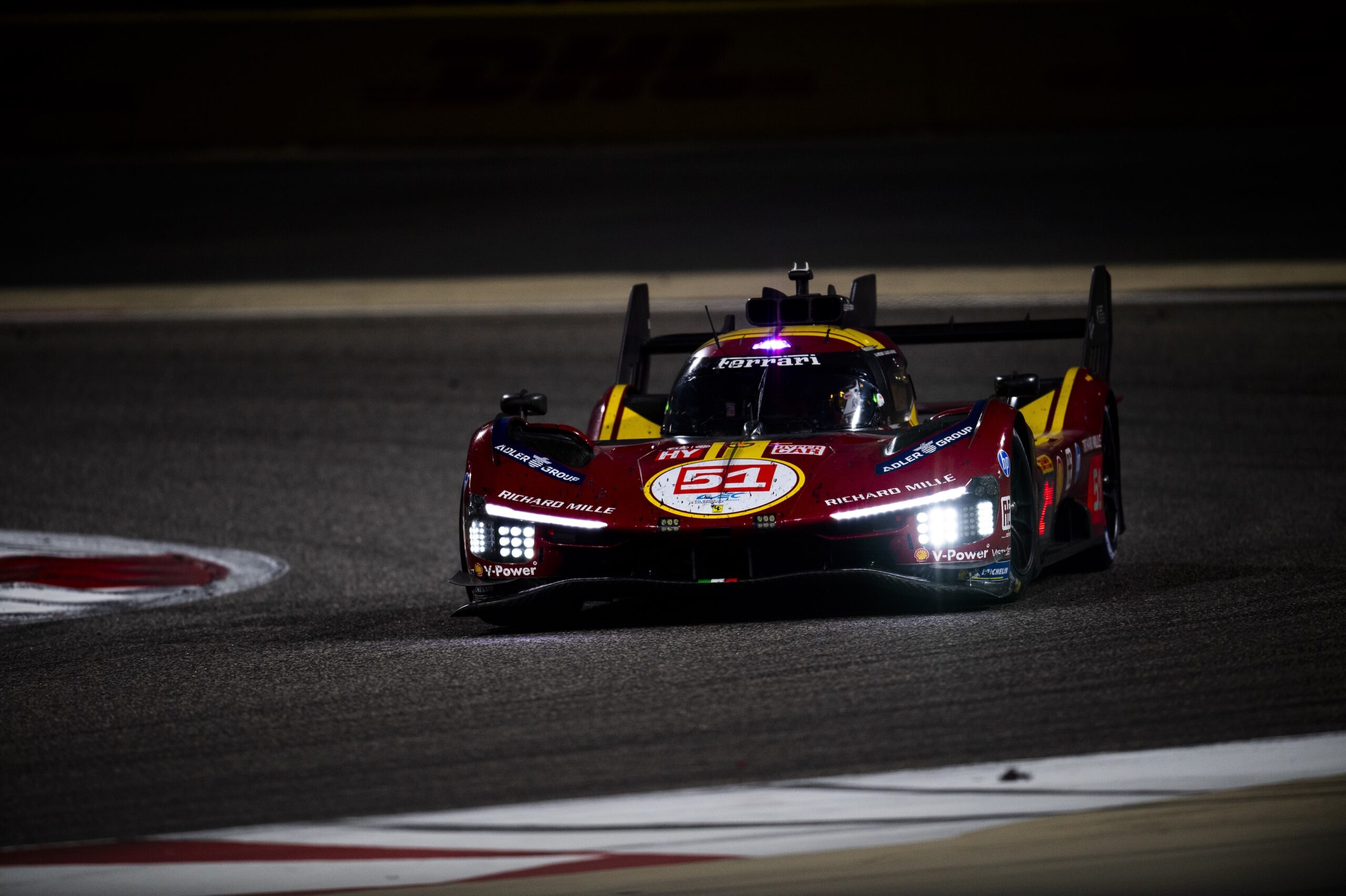 La #51 Ferrari AF Corse, campionessa costruttori e piloti al termine della 8 ore del Bahrain 2025 (© DPPI / FIA WEC)