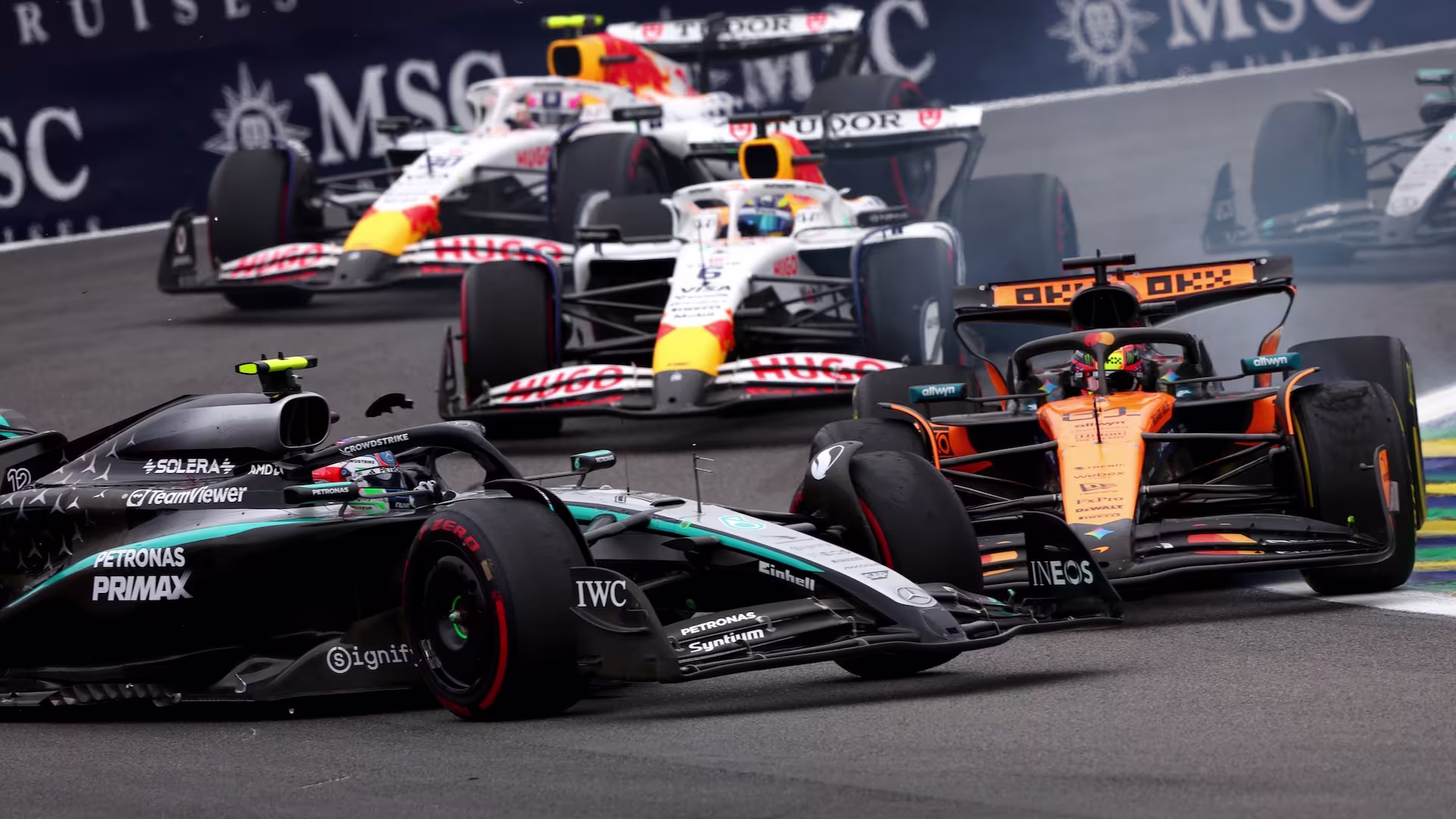 L'incidente tra Antonelli e Piastri nel GP del Brasile 2025