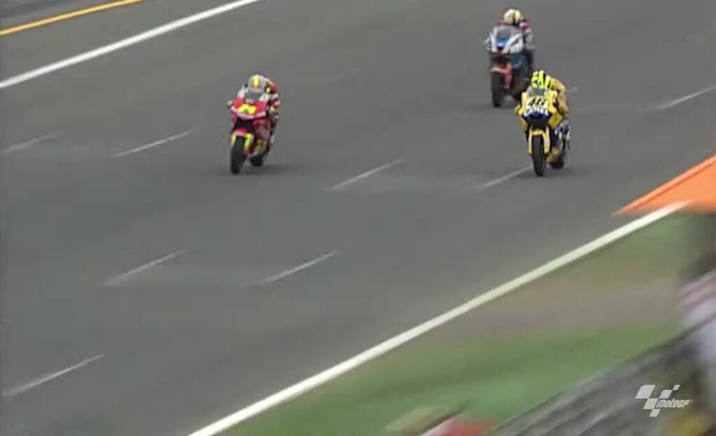 Il momento dell'arrivo sul traguardo