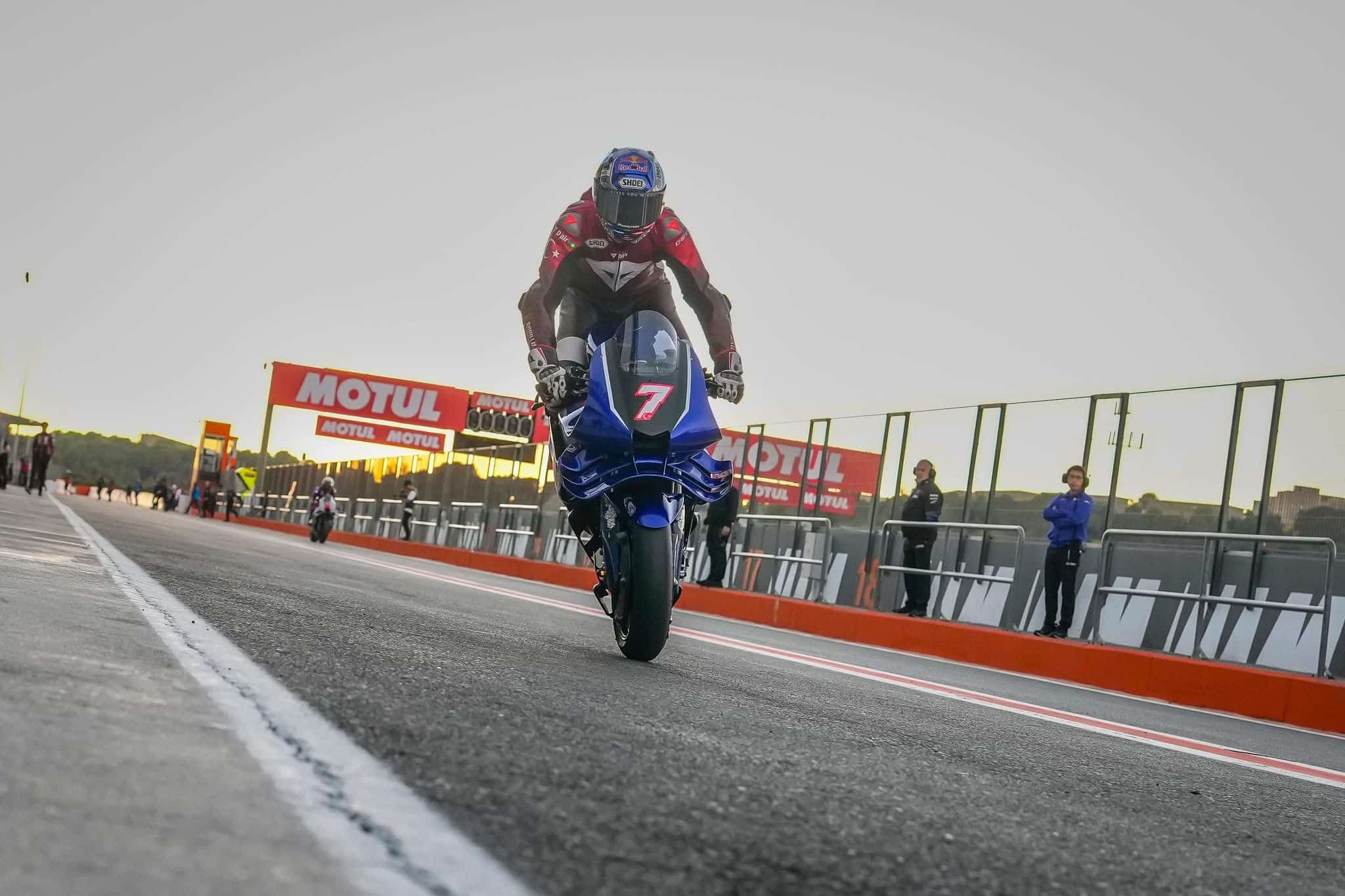 Toprak Razgatlioglu ha stupito nella sua prima uscita con Yamaha