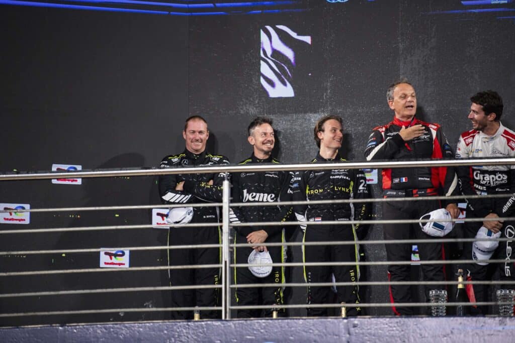 Maxim Martin, Martin berry e Lin Hodenius sul podio del Bahrain (© DPPI / FIA WEC)