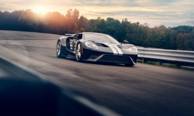 Un rendering dell'ultima Ford GT