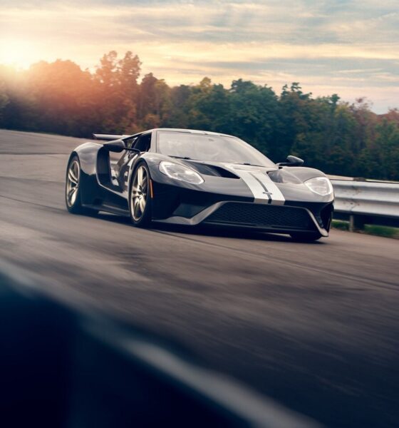 Un rendering dell'ultima Ford GT