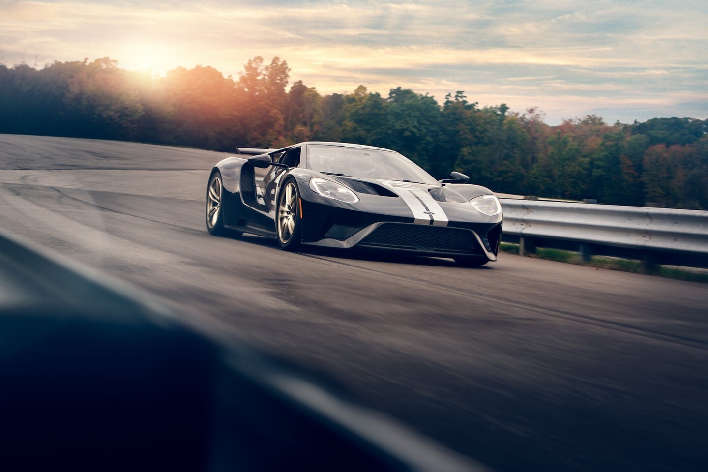 Un rendering dell'ultima Ford GT