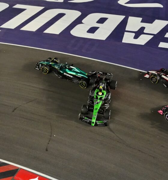 La scena dopo l'incidente al via del GP di Las Vegas, che ha costretto la FIA a fare intervenire i marshal (© F1)