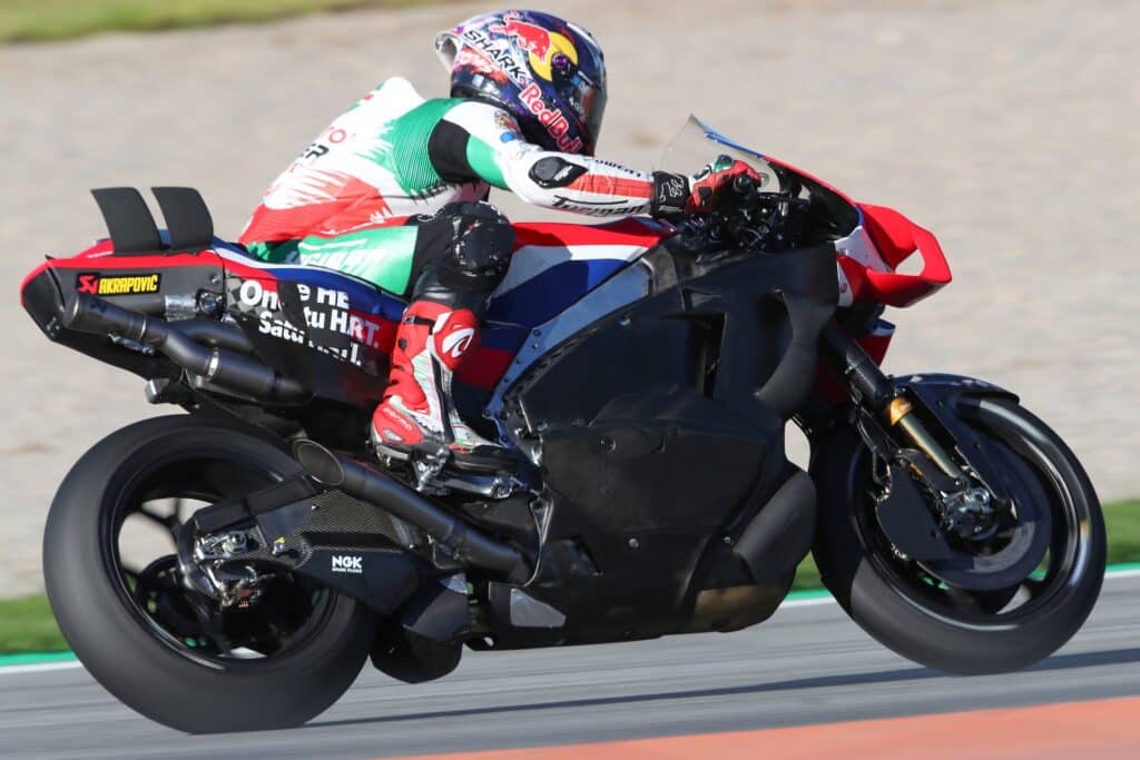 Johann Zarco sulla Honda 2026 durante i test di Valencia (© Red Bull Content Pool)