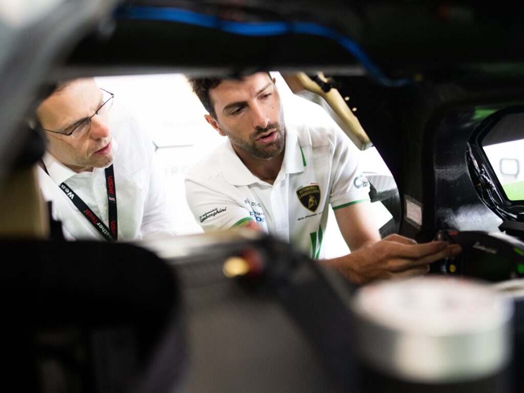 Mohr con il pilota ufficiale Lamborghini Andrea Caldarelli (© Lamborghini)